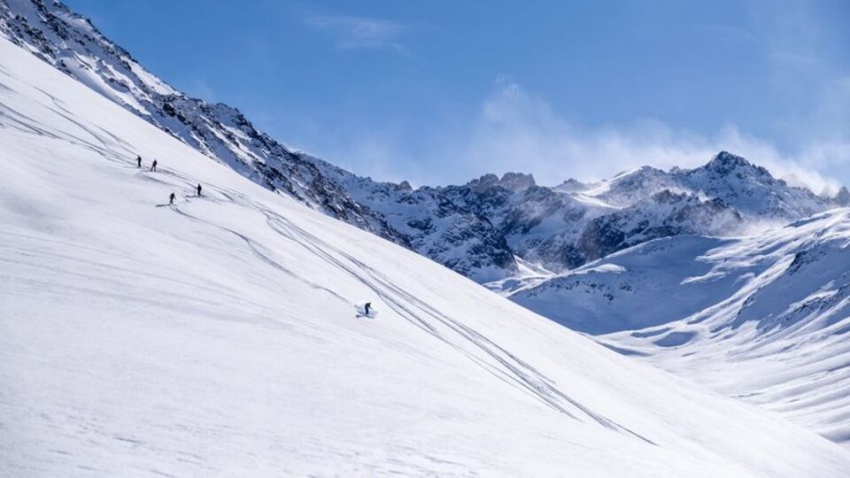 İsviçre Alpleri'nde 6 kişi kayboldu