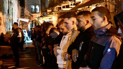 İsrail, Filistinliler'in Mescid-i Aksaya girişini engelledi