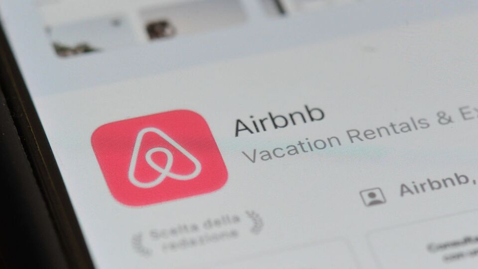 Airbnb'de kamera devri kapanıyor