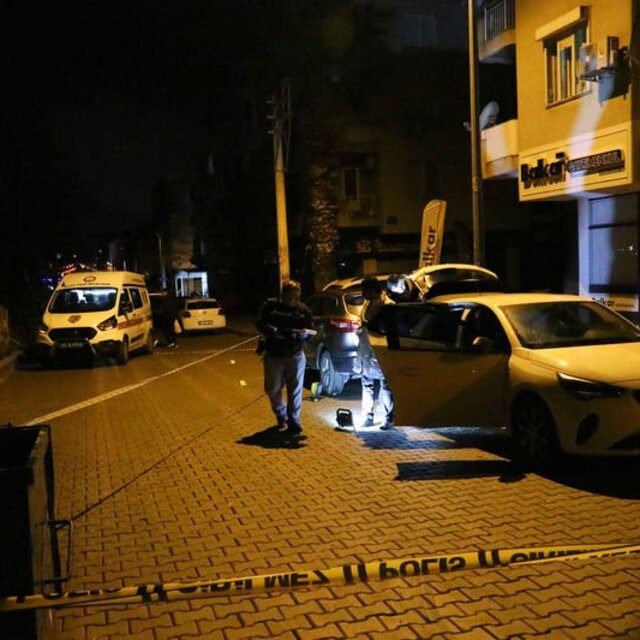 İzmir'de silahlı saldırı: 17 yaşındaki genç öldü