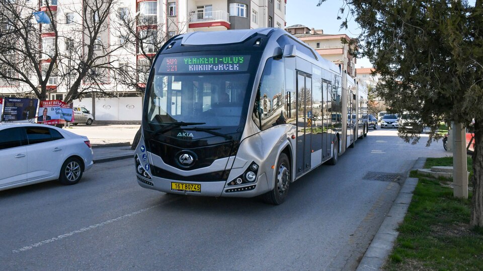 Ankara'da metrobüs test edildi