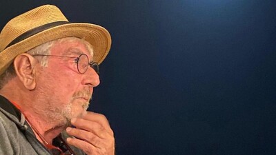 Erdal Özyağcılar kimdir?