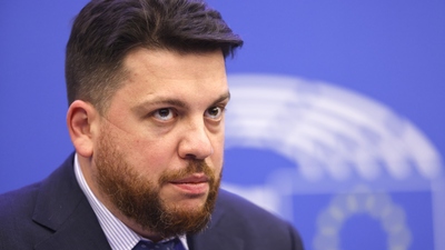 Navalny'nin yardımcısı çekiçle dövüldü