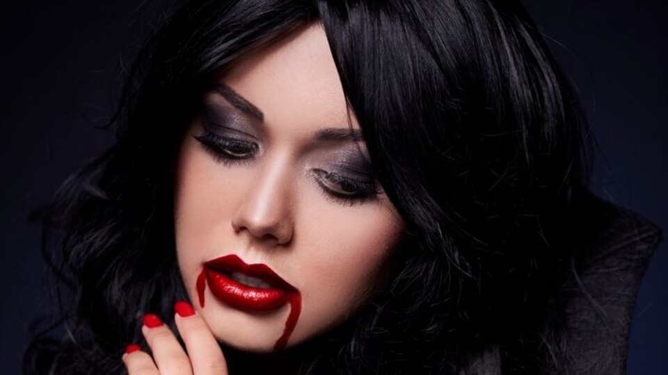 Vampir makyajı nasıl yapılır?