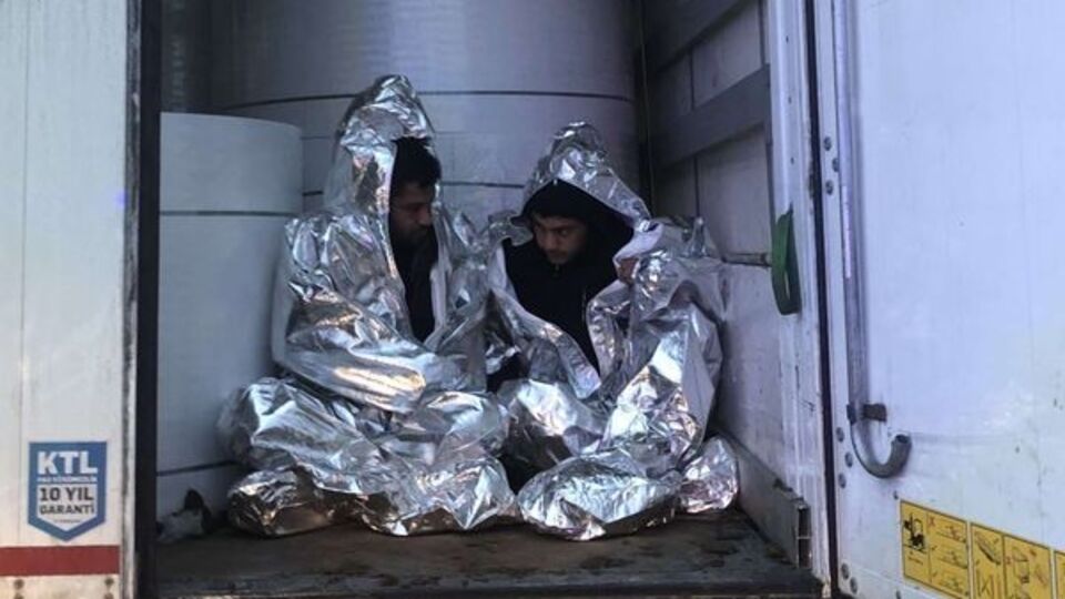 İnsan tacirlerinden folyo oyunu!