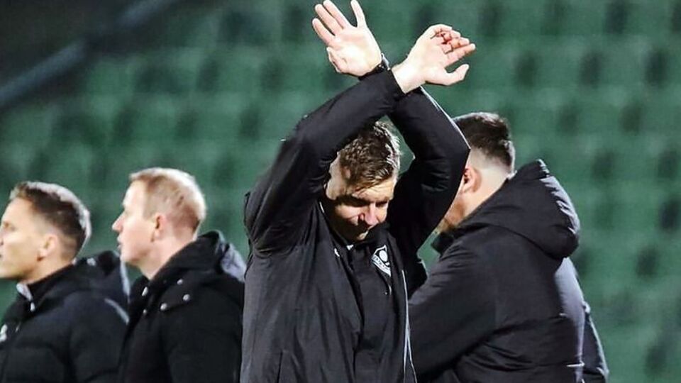 Hakem kararları nedeniyle sahadan çekildiler!