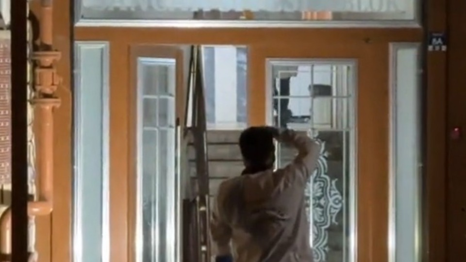 Öğretmen, ailesini katletti!