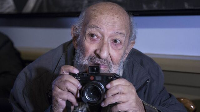 PTT'den 'Ara Güler' konulu anma pulu