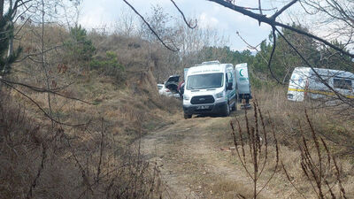 Araçtan atlayan karısını vurdu!