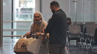 Havalimanında bekleyen İranlı akademisyenle ilgili yeni gelişme!