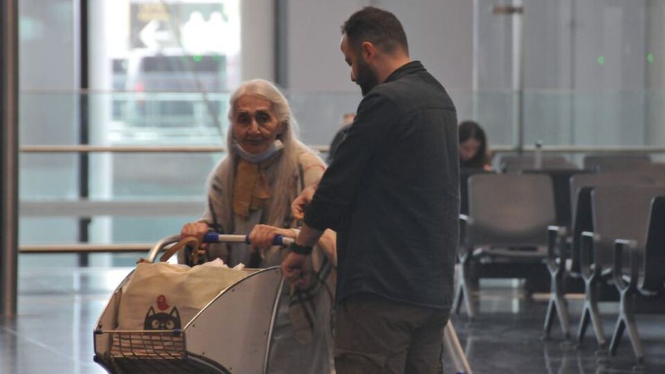 Havalimanında bekleyen İranlı akademisyenle ilgili yeni gelişme!