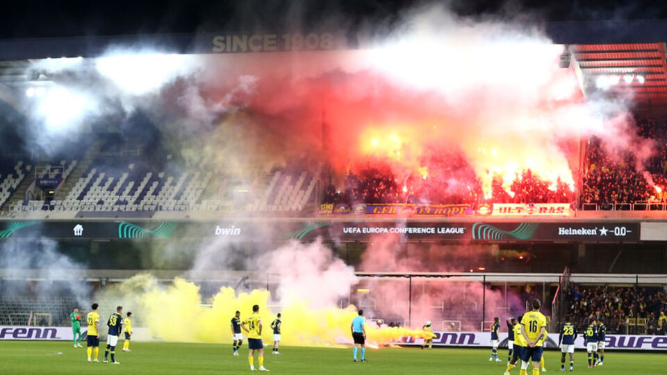 UEFA'dan Fenerbahçe'ye ceza!