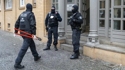 Almanya'da polisten bir kadının evine Filistin baskını