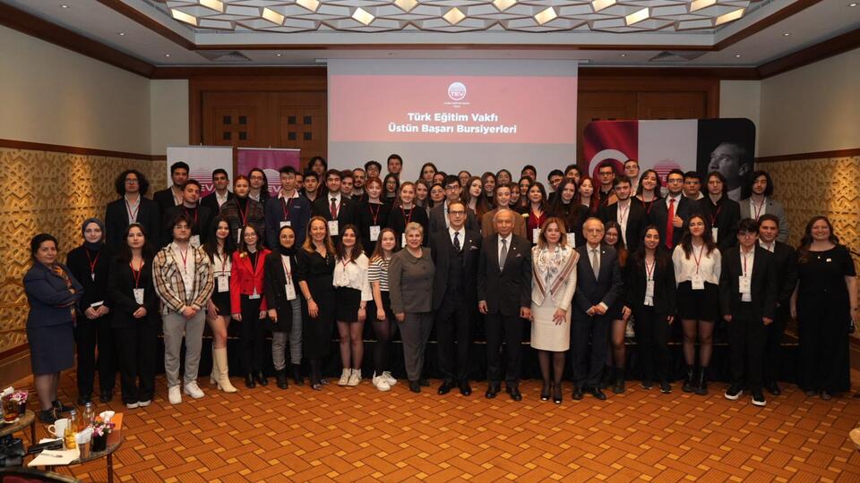 TEV "Üstün Başarı Bursu" ile 137 öğrencinin daha hayallerine dokunacak