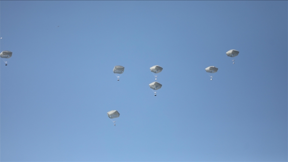 Mısır ve BAE'den Gazze'ye havadan yardım