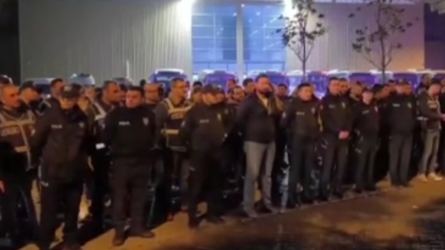İzmir'de otellere "kaçak göçmen" operasyonu