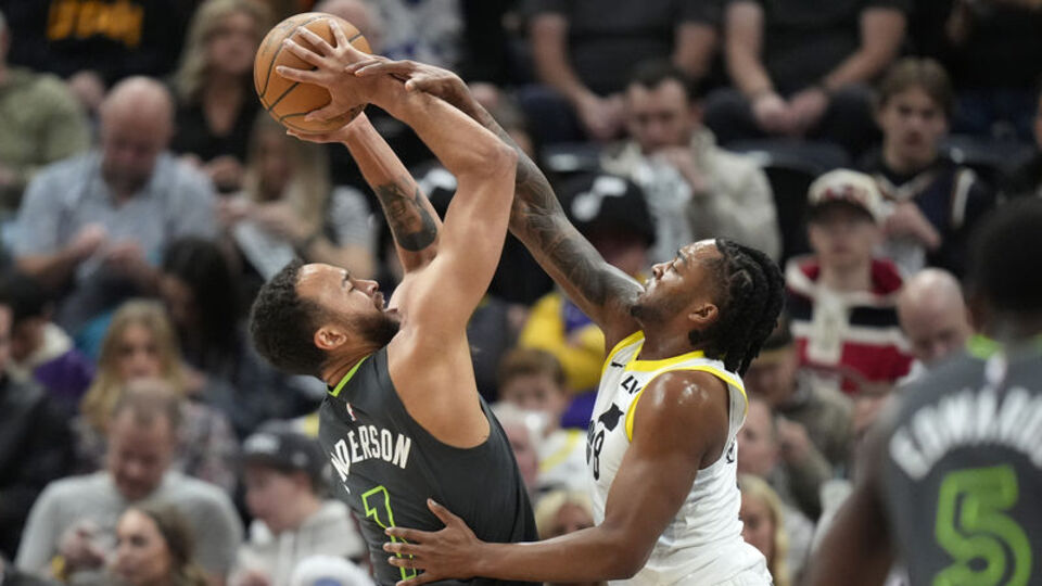 Ömer Faruk'un 14 sayısı Utah'a yetmedi