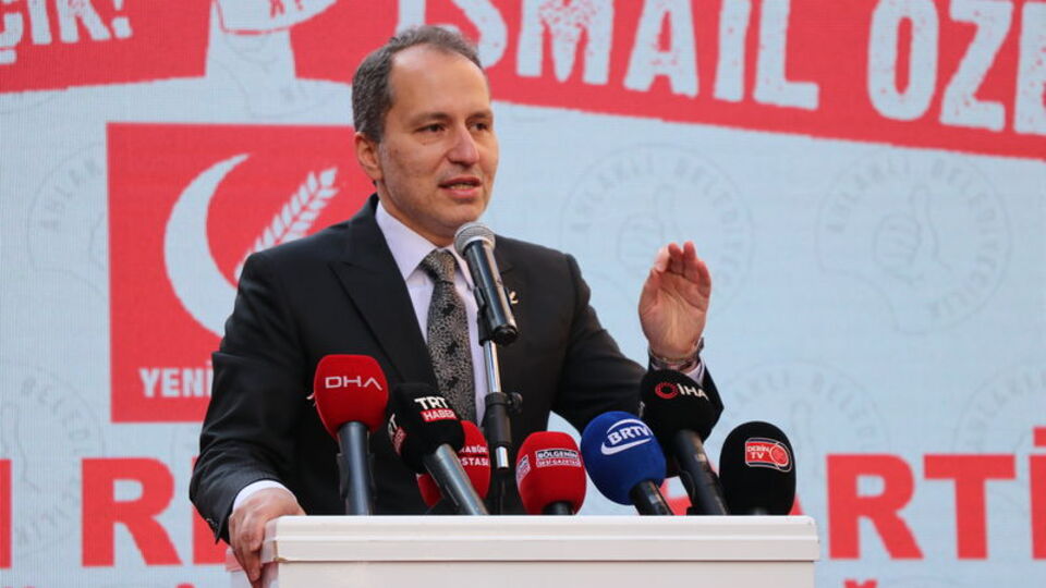 Erbakan: CHP'nin belediyeleri en yüksek dolar faiziyle borçlanıyor