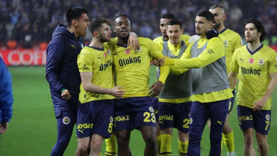 Fenerbahçe stadyumdan gece yarısı ayrıldı!