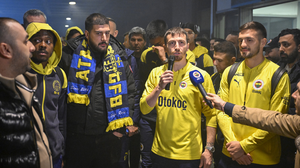 Fenerbahçe sabaha karşı İstanbul'a ulaştı!