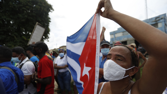 G�da k�tl��� ve elektrik kesintilerinin ya�and��� K�ba'da halk sokaklara d�k�ld�