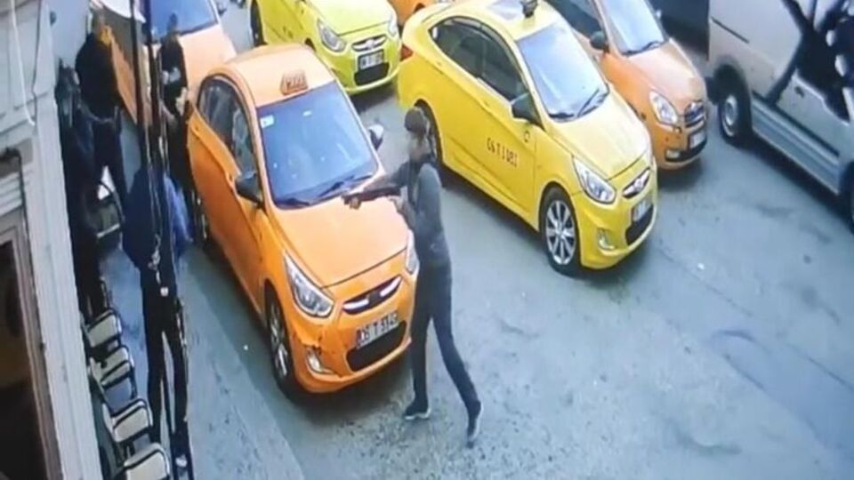 'Pompalı' ile 4 kişiyi vurdu! Bıçakla 4 kişiyi yaraladı! 16 yaşındaki dehşet!