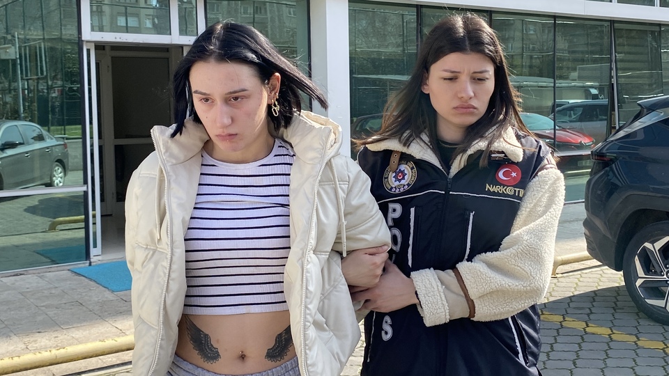 20 yaşındaki uyuşturucu satıcısı yakalandı