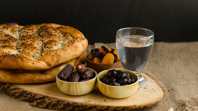  Oruç açarken hangisi tercih edilmeli? Su, hurma ya da zeytin...