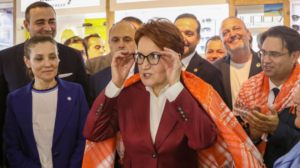 Akşener'in esnaf ile '1 oy' pazarlığı