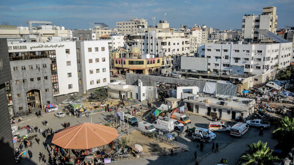 İsrail ordusu hastaları çıkmaya zorladı