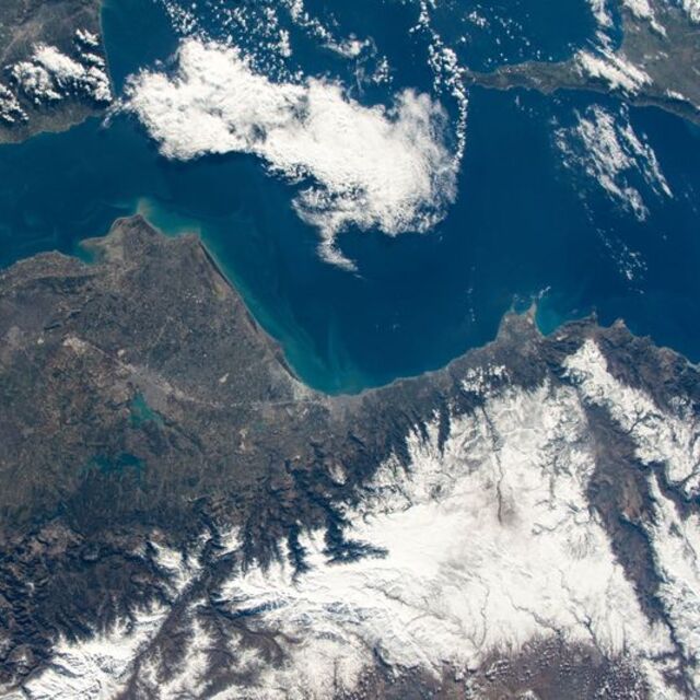 Türkiye'nin ilk astronotu uzaydan çektiği fotoğrafları paylaştı