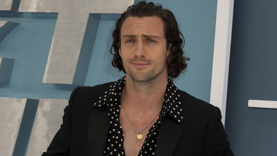 'James Bond'a karşı mesafeli