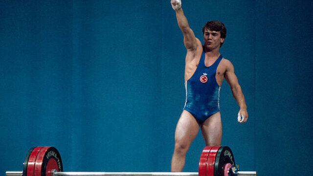 Naim Süleymanoğlu kaç yaşında öldü?