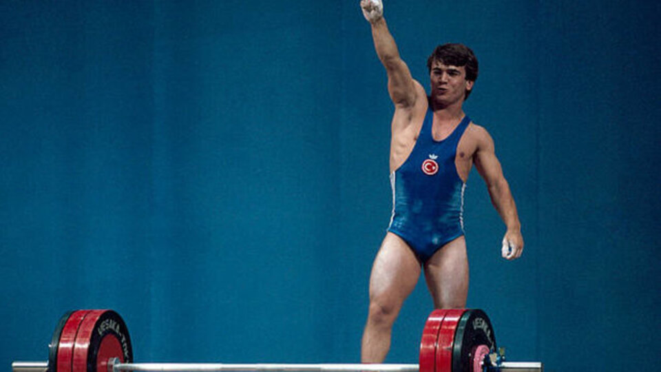 Naim Süleymanoğlu kaç yaşında öldü?