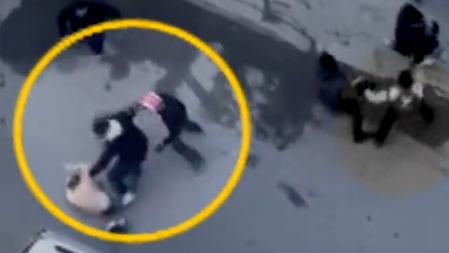  Kurye çekiçle saldırdı!