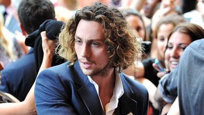  Kıvırcık James Bond olamaz mı?