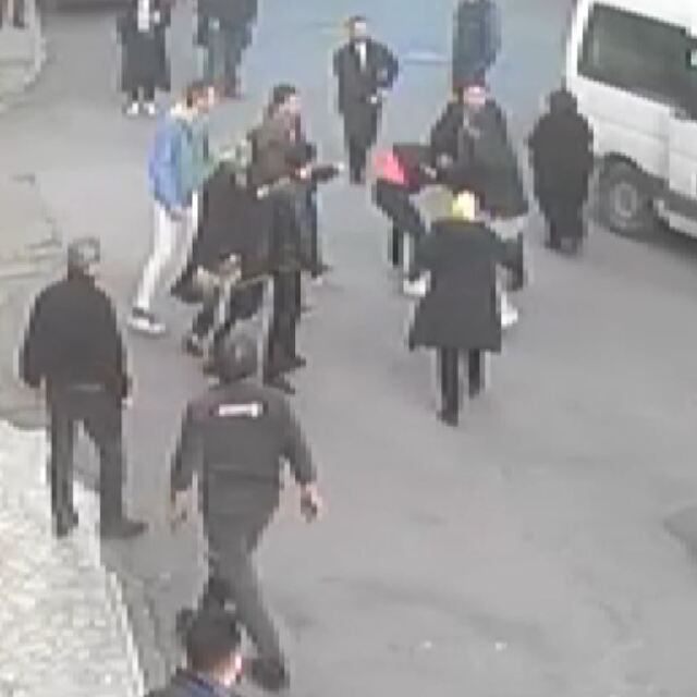 İstanbul trafiğinde "neden bana çarptın" dayağı