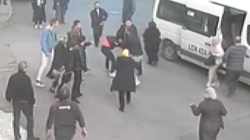 İstanbul trafiğinde "neden bana çarptın" dayağı