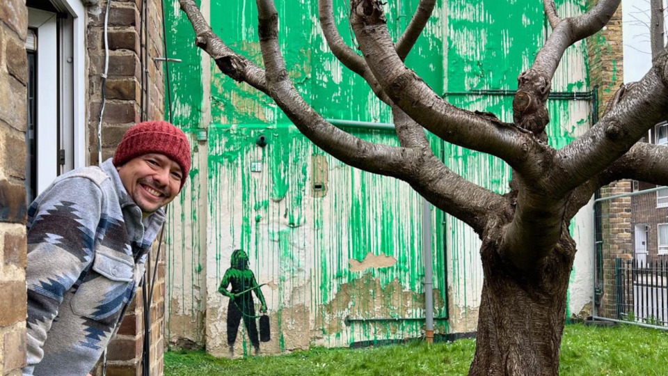 Banksy evinin duvarına resim yapınca meşhur oldu