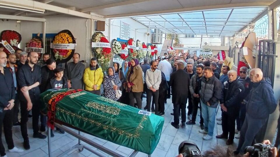 Ersen Martin son yolculuğuna uğurlandı