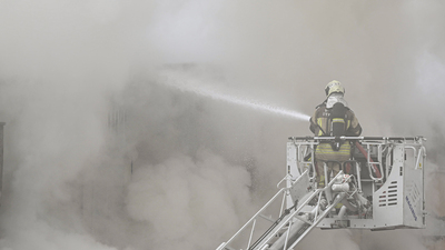 Sitelerde mobilya imalathanesinde yangın