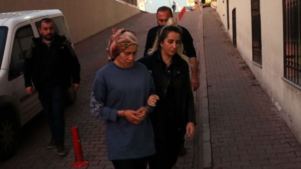 Eşini öldüren kadın: Beni de kendini de yaktı