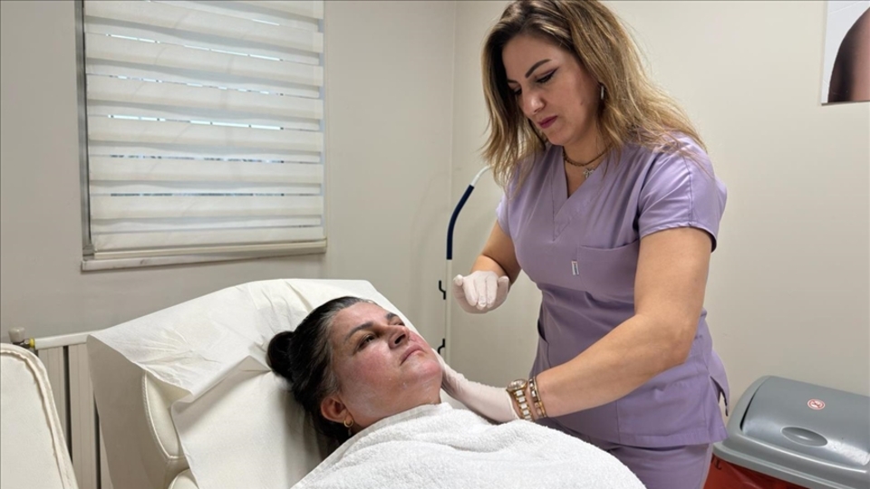 Yüzündeki lekeler kanser çıktı! Erken teşhisle kurtuldu