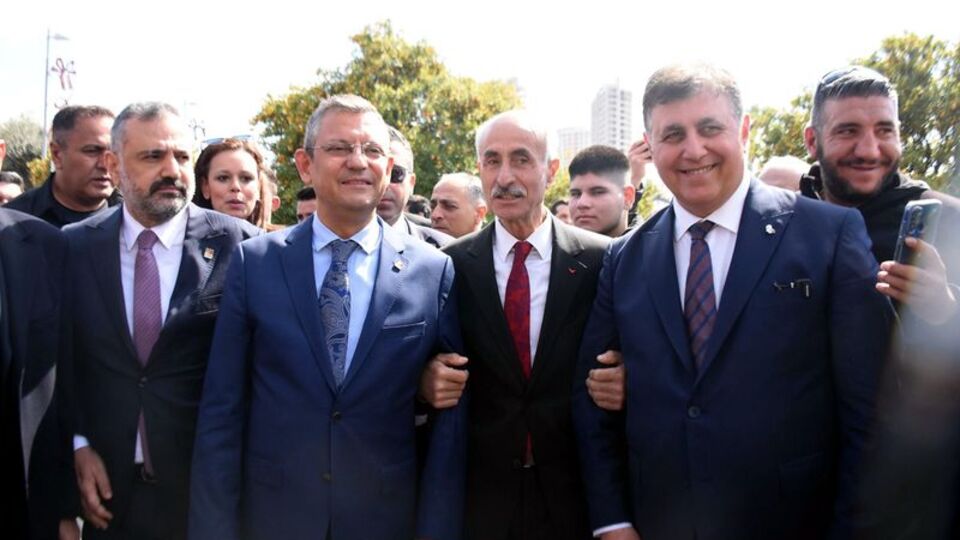 Özgür Özel: Romanlara söz verdim