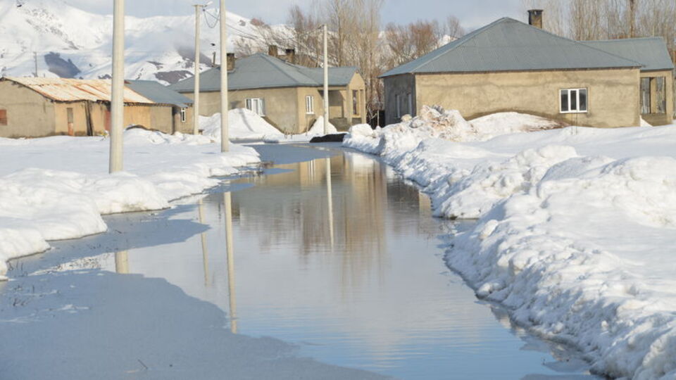 Yağışlar nedeniyle bazı evleri su bastı