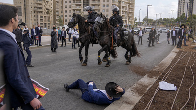 İsrail'de askerlik tartışması