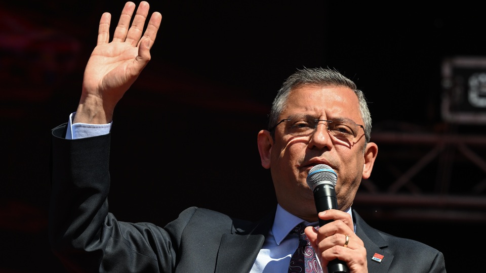 Özgür Özel: Bu seçim sağ-sol seçimi değil