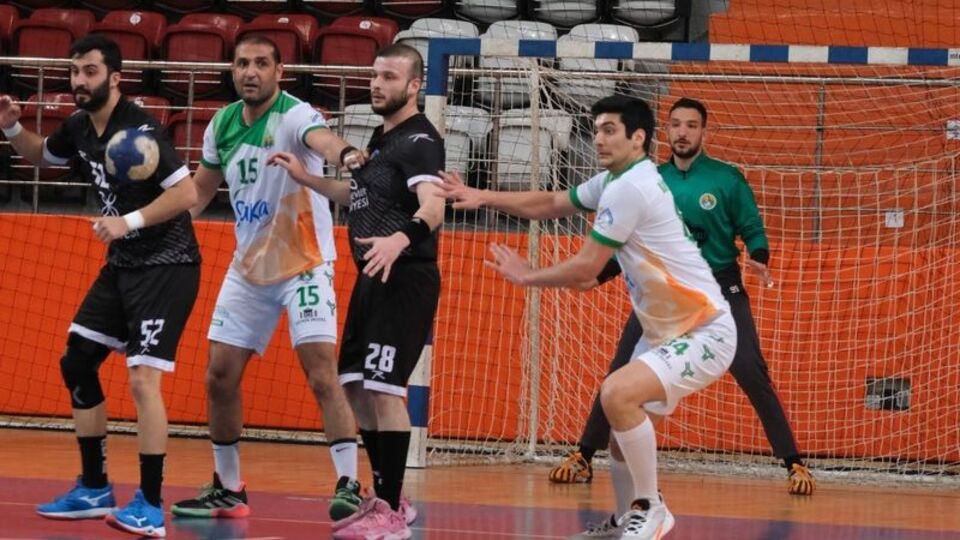 Hentbolda 18. hafta sona erdi