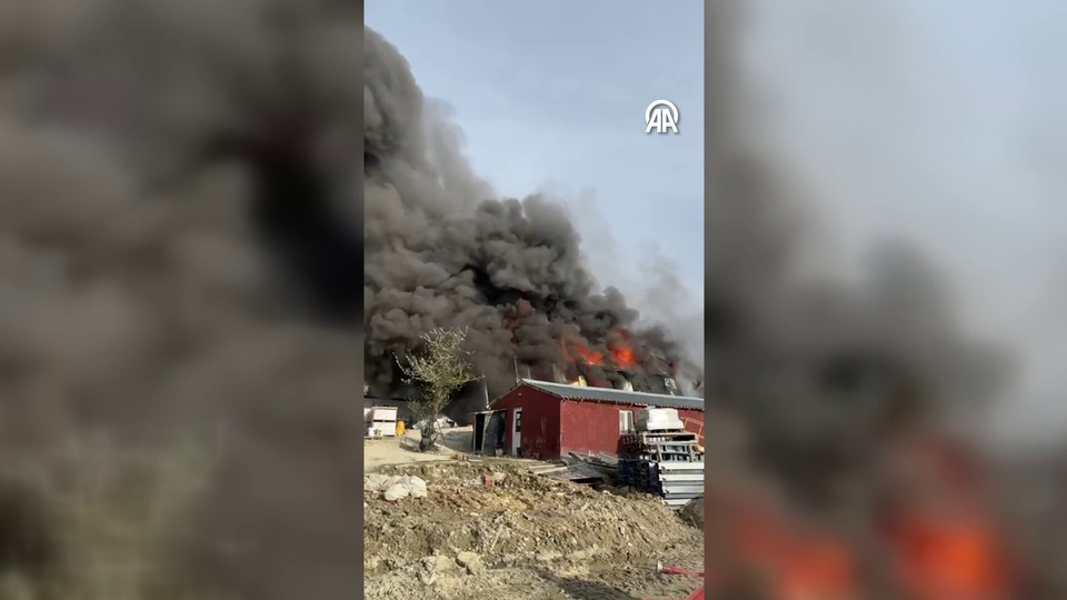 İşçilerin kaldığı konteynerlerde yangın!