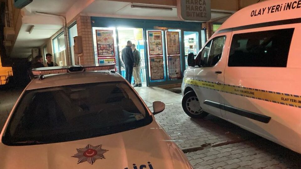 Markette silahlı soygun